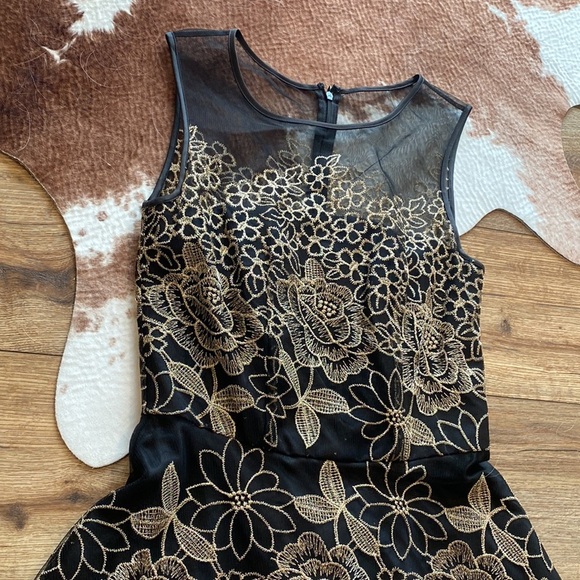 Tahari formal gown - Picture 3 of 8